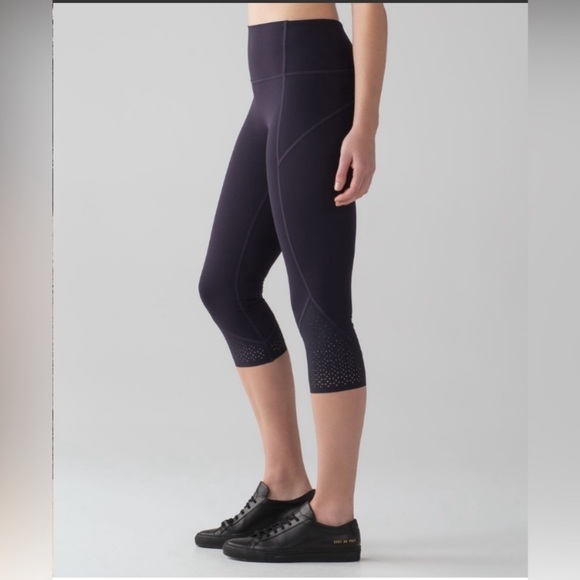 lululemon athletica Pants - Lululemon Anew Grape cropped leggings size 4